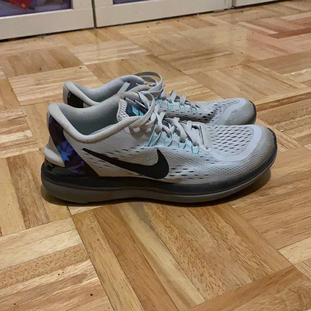 Nike Flex 2017 running shoes